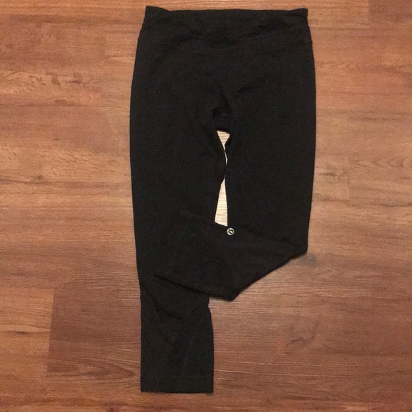 lululemon athletica Pants - lululemon athletica black capri leggings